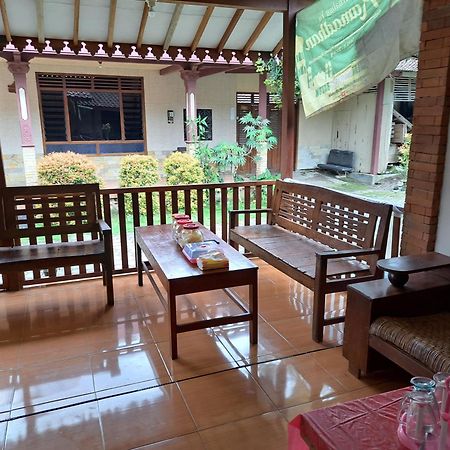 Romadhoni Homestay Magelang Luaran gambar