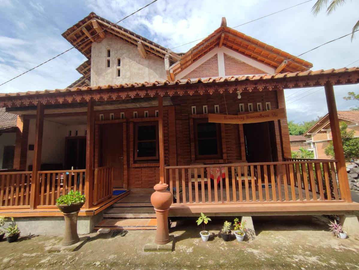 Romadhoni Homestay Magelang Luaran gambar